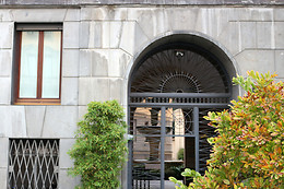 Federica - The Courtyard Hunter